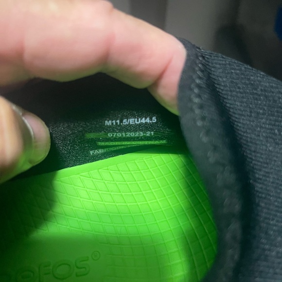 OOFOS Black and Gray Athletic Shoes - Picture 6 of 6